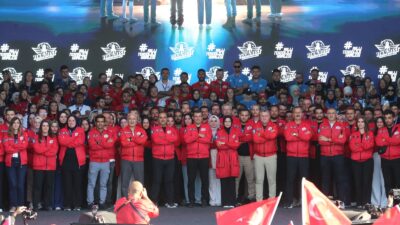 TEKNOFEST Yönetim Kurulu Başkanı Selçuk Bayraktar, Adana’da yapılan TEKNOFEST’e 1