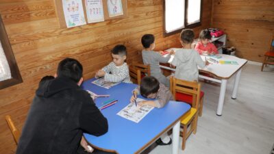 Yunusemre Belediyesi, bünyesindeki Çocuk Kültür ve Sanat Merkezleri’nde robotik kodlama