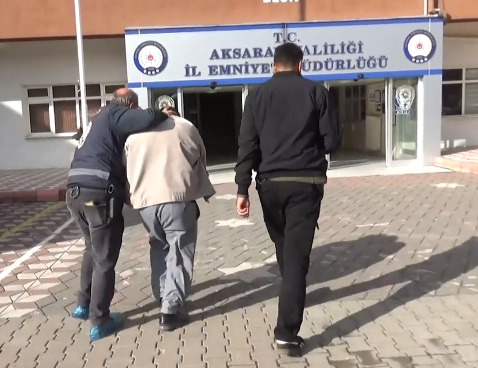 Aksaray merkezli 17 ilde suç örgütü ve uyuşturucu tacirlerine yönelik