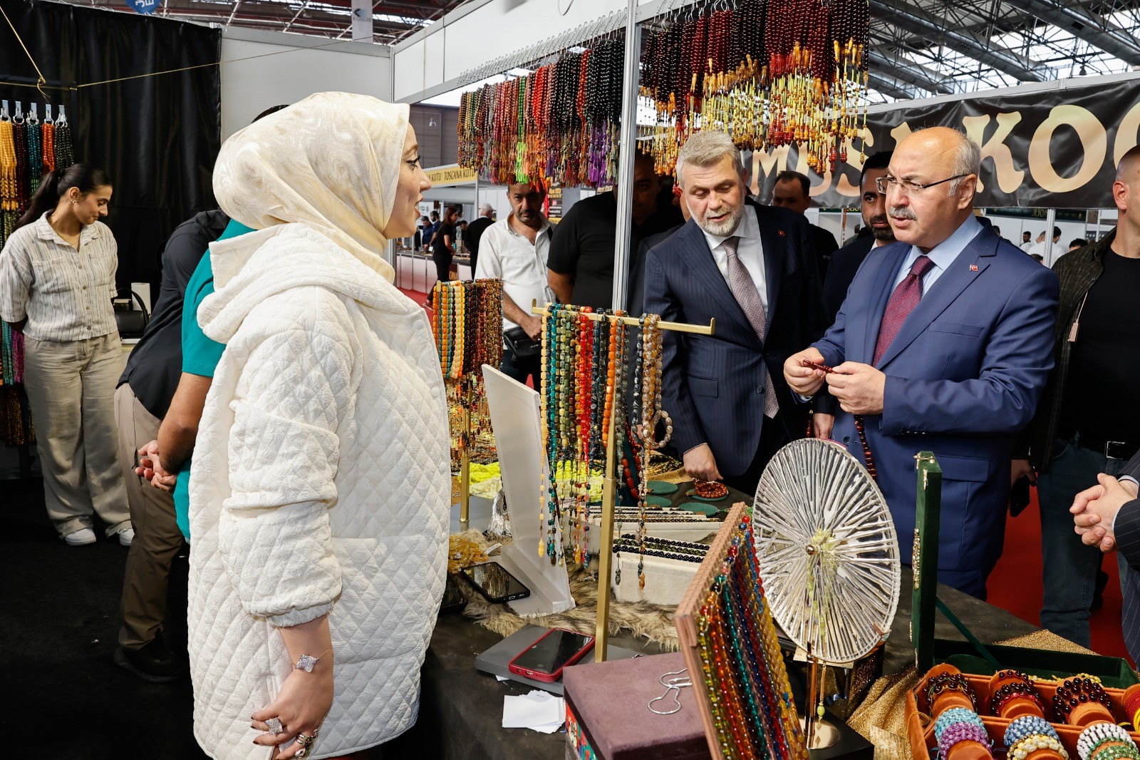 Adana Valisi Yavuz Selim Köşger, "3. Tesbih ve Doğal Taşlar