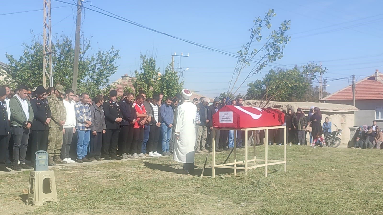 Afyonkarahisar'ın Çay ilçesi yakınlarındaki zincirleme trafik kazasında hayatını kaybeden Jandarma