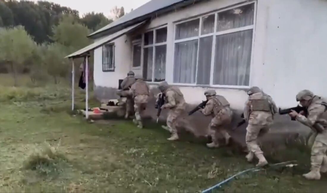 Uyuşturucu operasyonunda yakalanan 9 kişiden 2’si tutuklandı Afyonkarahisar’da polis tarafından gerçekleştirilen uyuşturucu operasyonlarında gözaltına alınan 9 kişiden