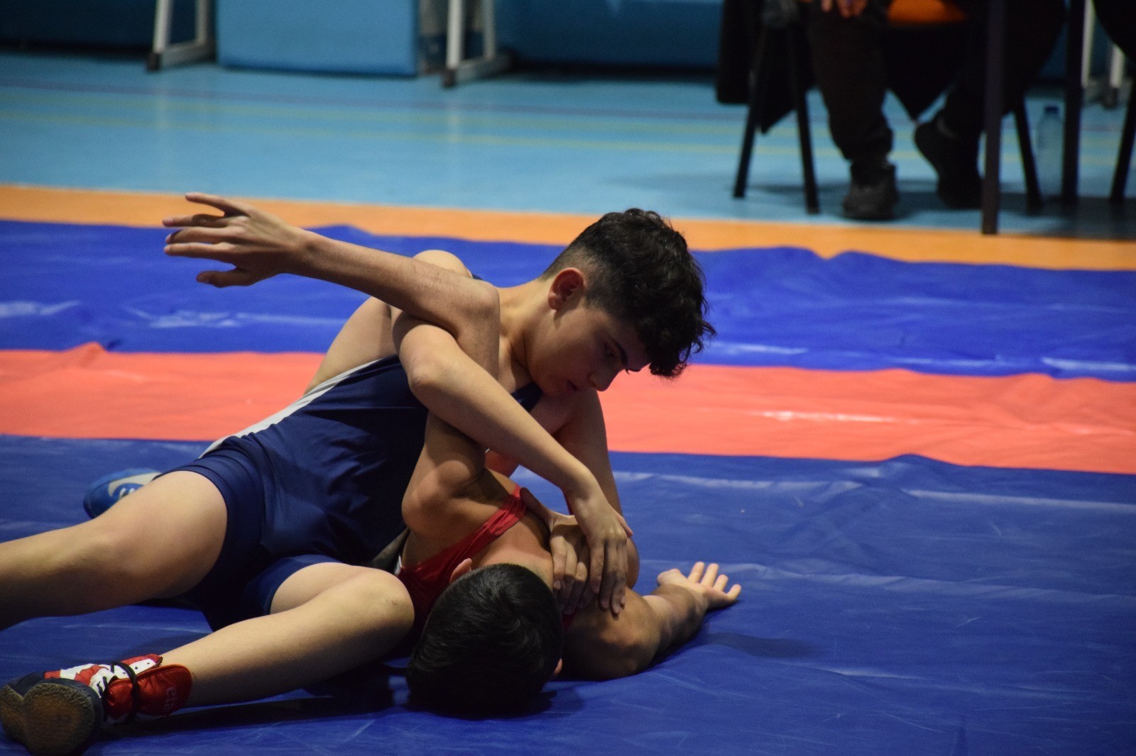 Afyonkarahisar Belediyesi ücretsiz kış spor okulları duyurusu yaptı. Güreş, taekwondo,