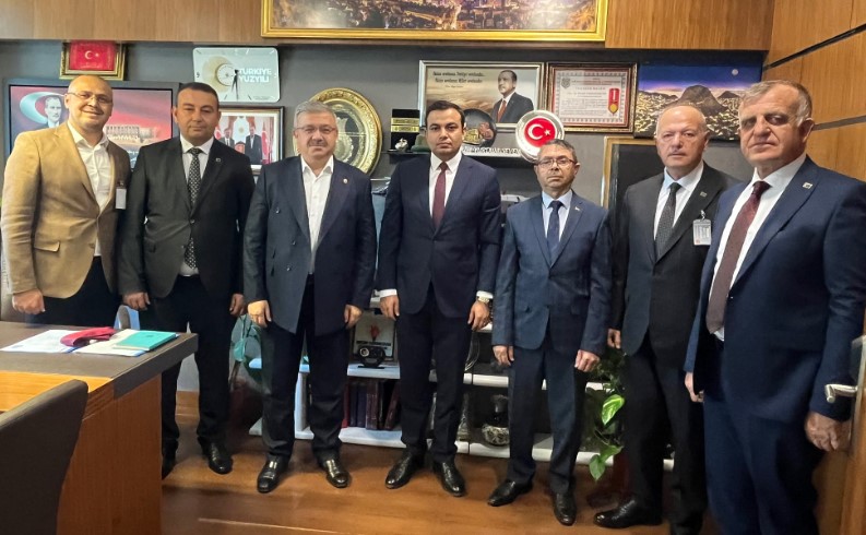 AK Parti Afyonkarahisar Milletvekili İbrahim Yıurdunuseven, TBMM’de bulunan makamında Evciler