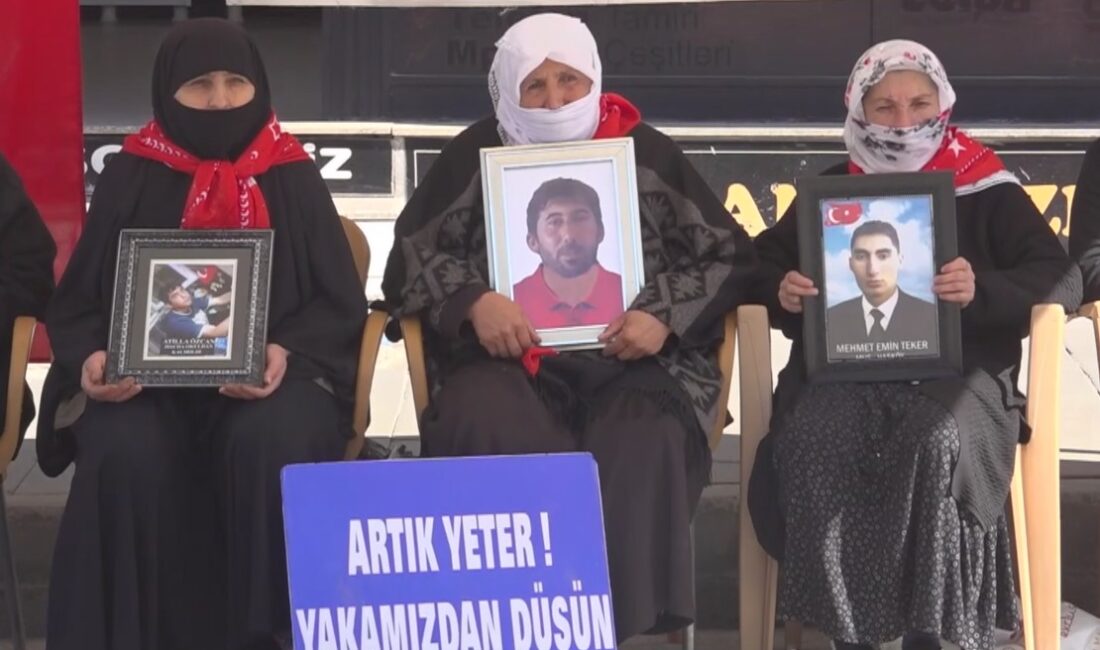 Muş’ta çocuklarını terör örgütü PKK’dan kurtarmak isteyen aileler, DEM Parti