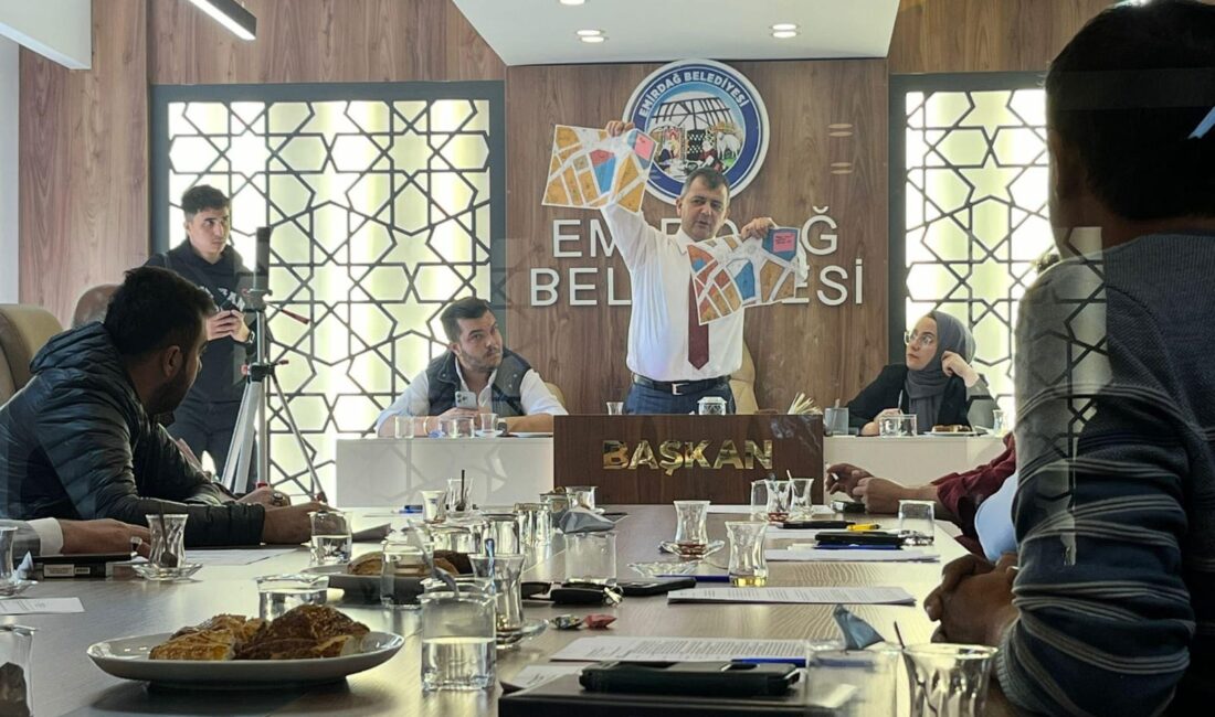 Emirdağ Belediyesi Ekim ayı olağan meclis toplantısı Belediye Başkanı Serkan