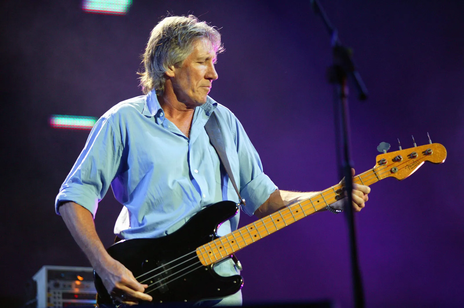 Efsanevi müzik grubu Pink Floyd’un solisti Roger Waters sosyal medya