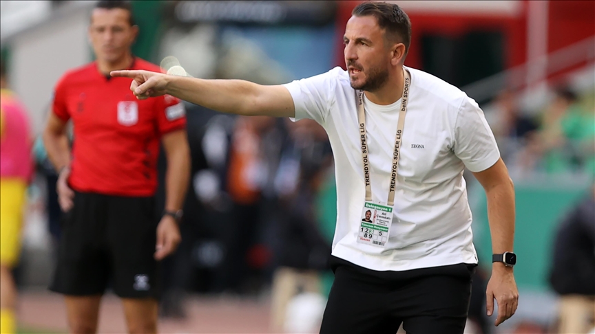 TÜMOSAN Konyaspor, teknik direktör Ali Çamdalı ile karşılıklı anlaşarak yollarını