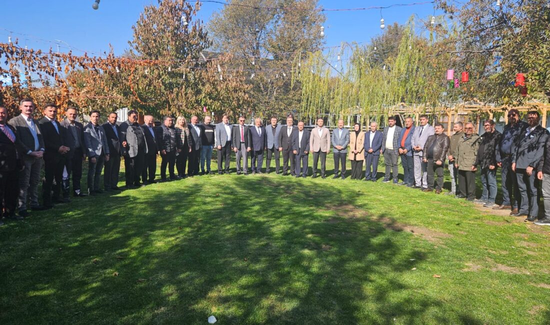 Milliyetçi Hareket Partisi Afyonkarahisar Milletvekili Mehmet Taytak, İl Başkanı Ahmet