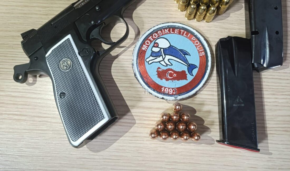 Afyonkarahisar’da polis tarafından aranan şahıslara yönelik yapılan denetimde 12 kişi