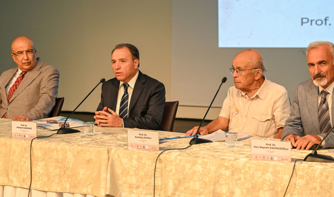 “Ölümünün 100. Yılında Ziya Gökalp ve Sosyoloji Sempozyumu”nun açılış oturumu