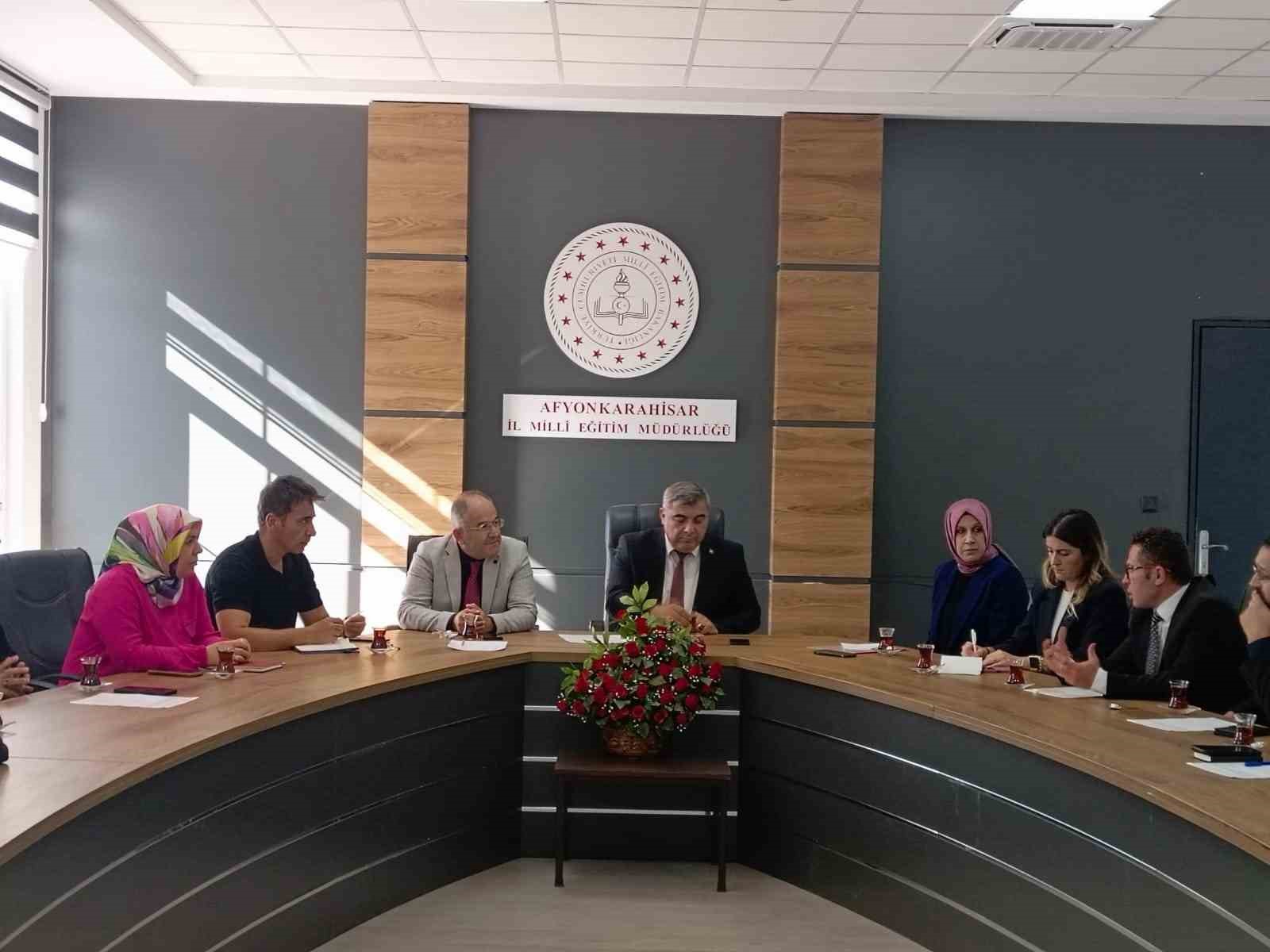 AFYONKARAHİSAR’DAN EĞİTİMDEKİ YENİ MODELLE İLGİLİ TOPLANTI