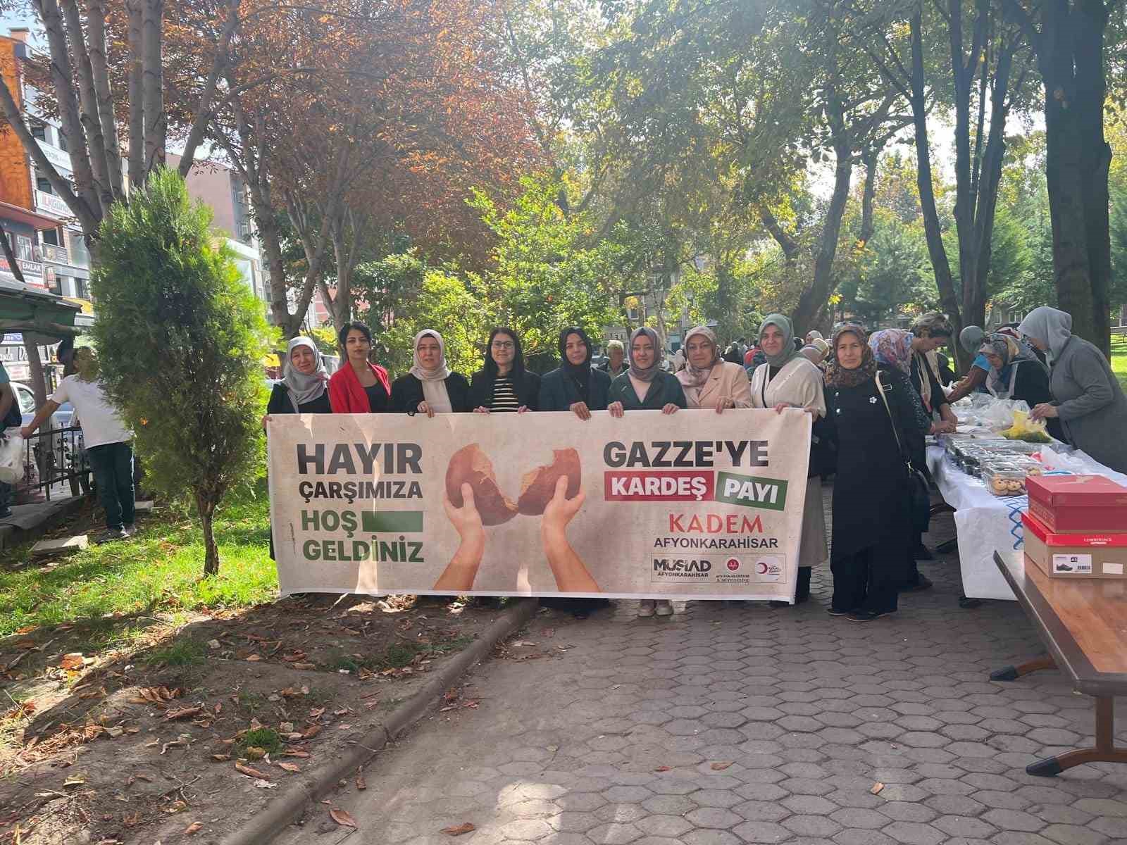 AFYONKARAHİSAR’DA GAZZE İÇİN HAYIR ÇARŞISI KURULDU