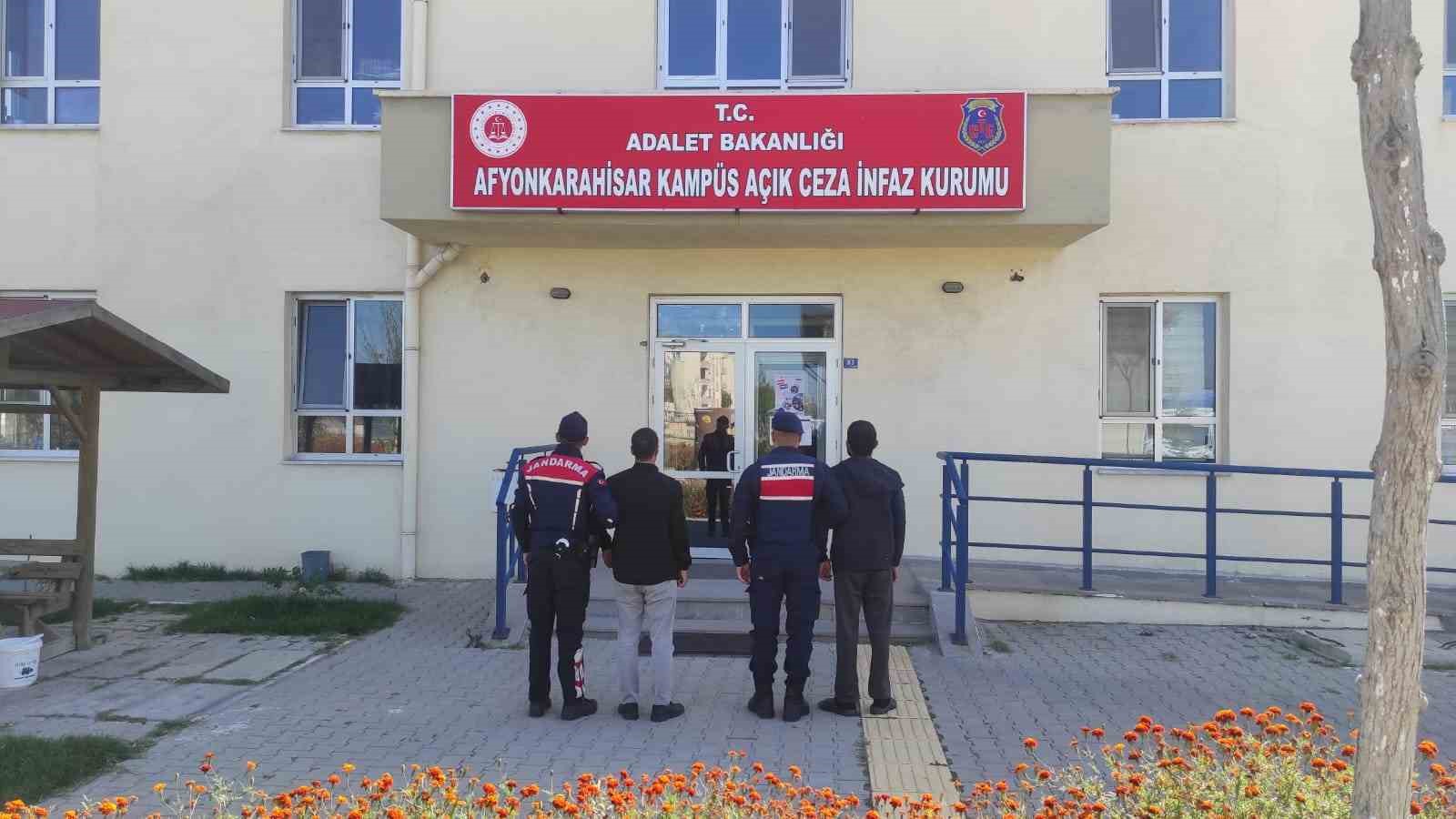 AFYONKARAHİSAR’DA KAÇAKLAR YAKALANDI
