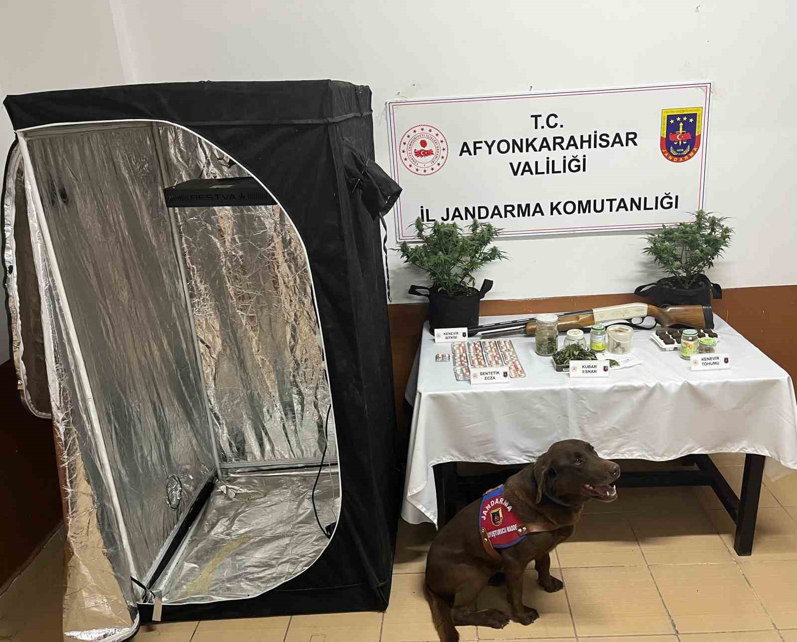 AFYONKARAHİSAR’DA UYUŞTURUCU TACİRLERİNE GEÇİT YOK