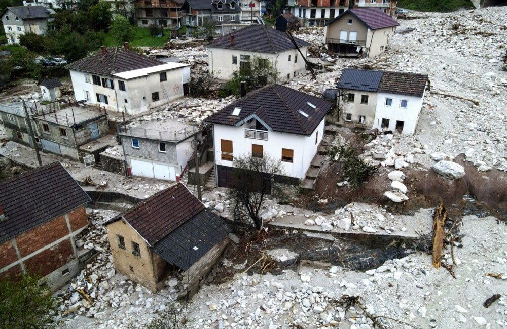 BOSNA HERSEK'İN ORTA VE GÜNEY KESİMLERİNDE 4 EKİM'DE MEYDANA GELEN