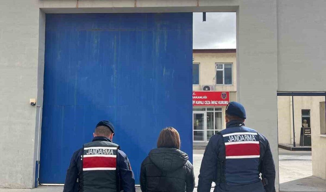 Afyonkarahisar’da çeşitli suçlardan 5 yıl hapis cezasıyla aranan bir şahıs