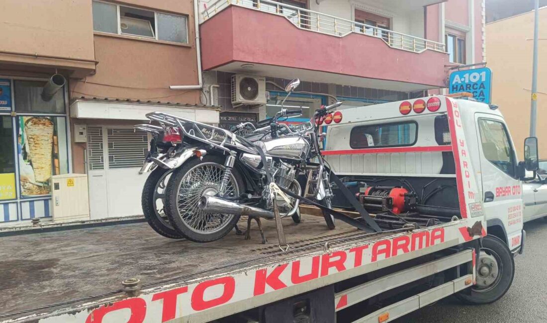 Afyonkarahisar’ın Dinar ilçesinde motosiklet sürücülerine yönelik polis tarafından yapılan denetimde