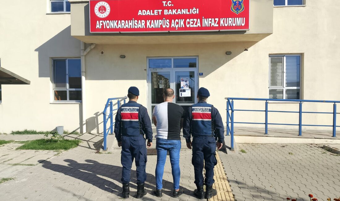 Afyonkarahisar İl Jandarma Komutanlığınca, aranan şahısların tespiti ve yakalanmasına yönelik