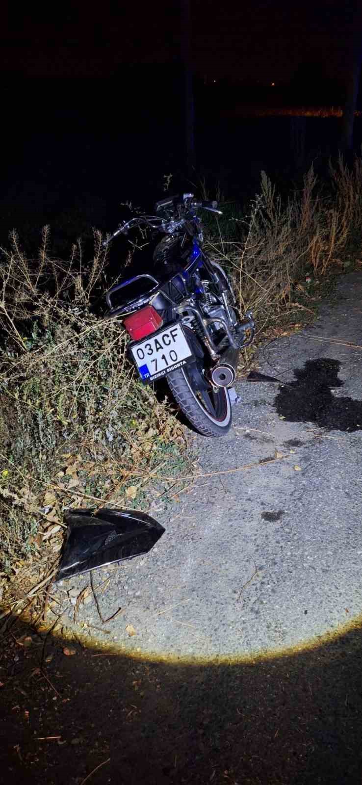 Afyonkarahisar’ın Şuhut ilçesinde motosiklet ile elektrikli bisikletin çarpışması sonucu meydana