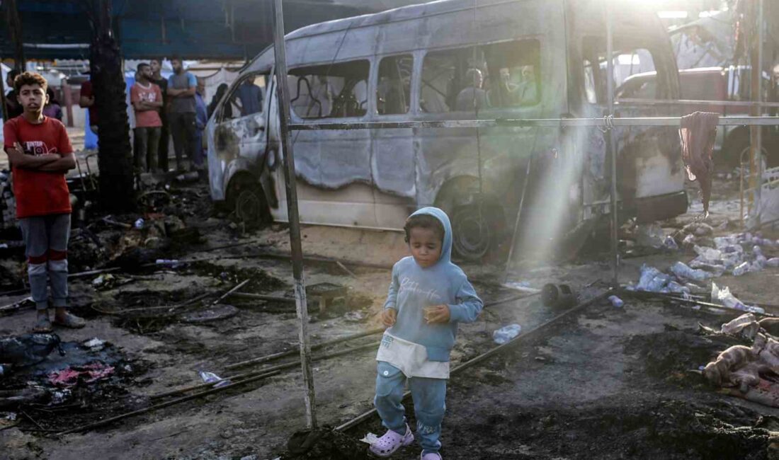 İSRAİL'İN GAZZE ŞERİDİ'NE YÖNELİK SALDIRILARINDA HAYATINI KAYBEDENLERİN SAYISI 42 BİN