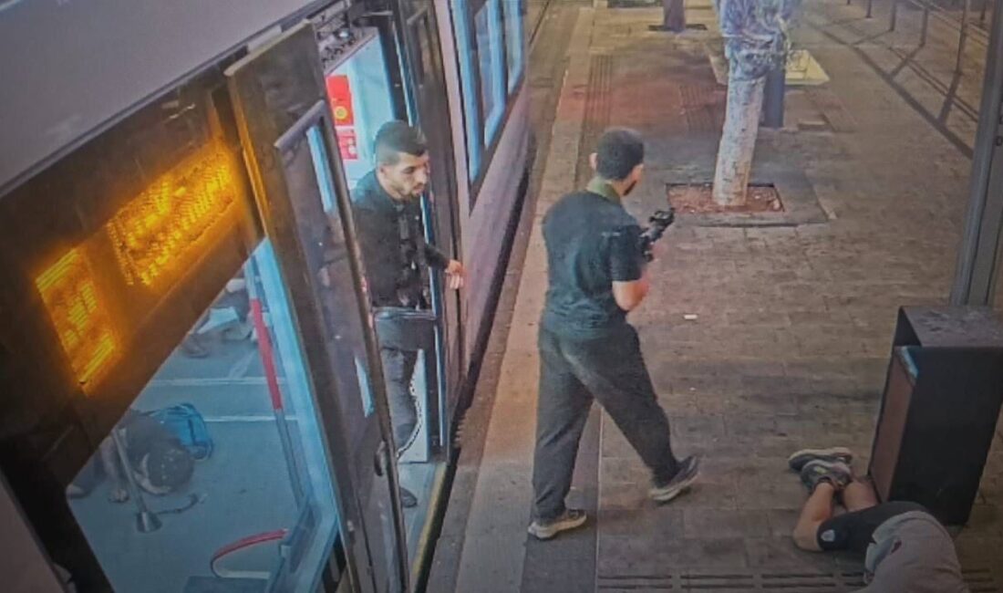 İSRAİL'İN YAFA KENTİNDE DÜZENLENEN SİLAHLI SALDIRIDA EN AZ 10 KİŞİ