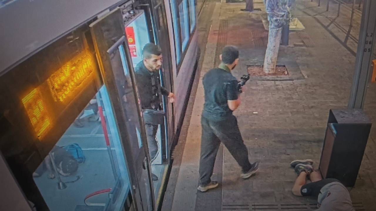İSRAİL'İN YAFA KENTİNDE DÜZENLENEN SİLAHLI SALDIRIDA EN AZ 10 KİŞİ