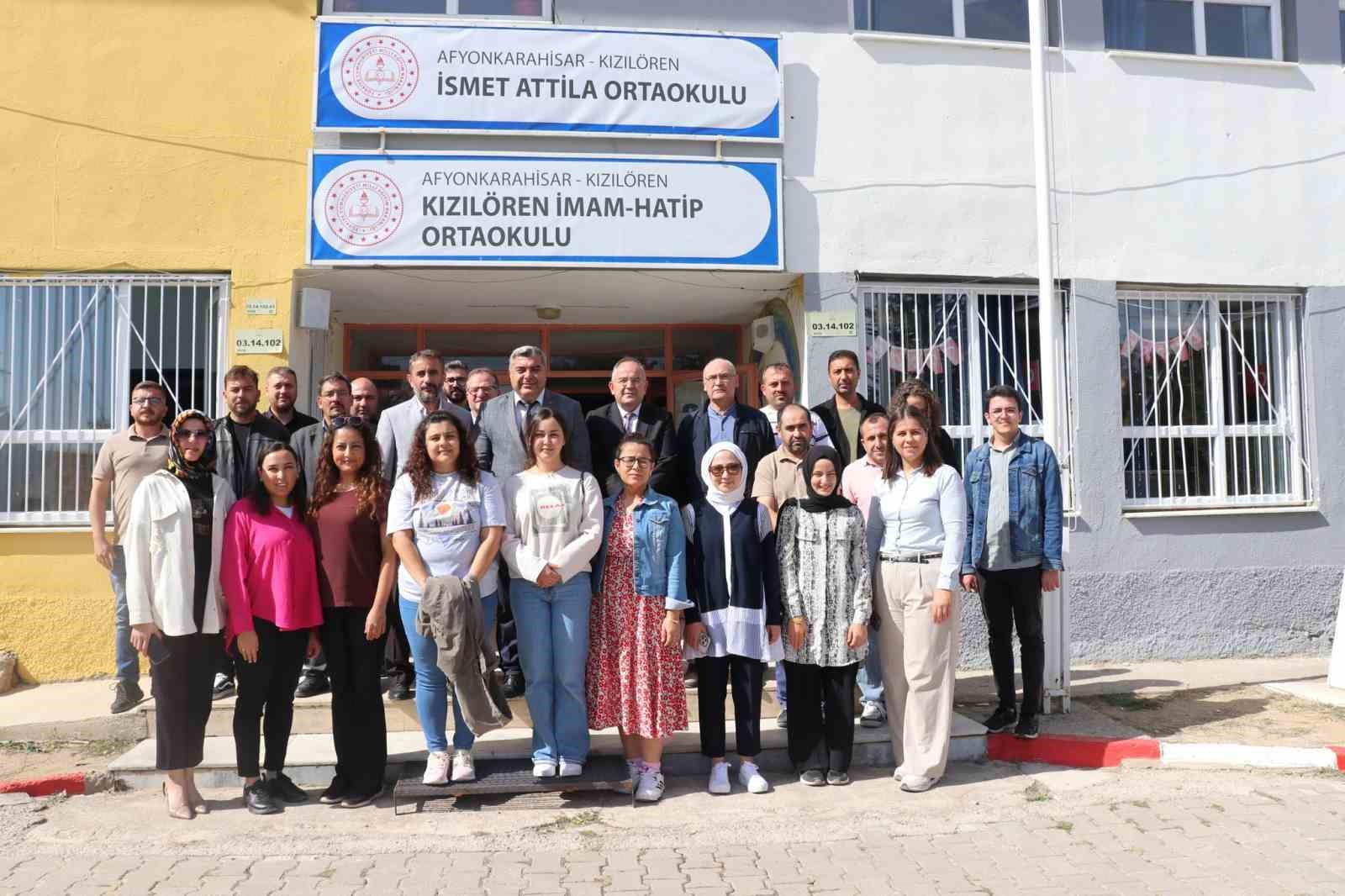 Afyonkarahisar İl Milli Eğitim Müdürü Miraç Sünnetci, Kızılören’deki okulları ziyaret