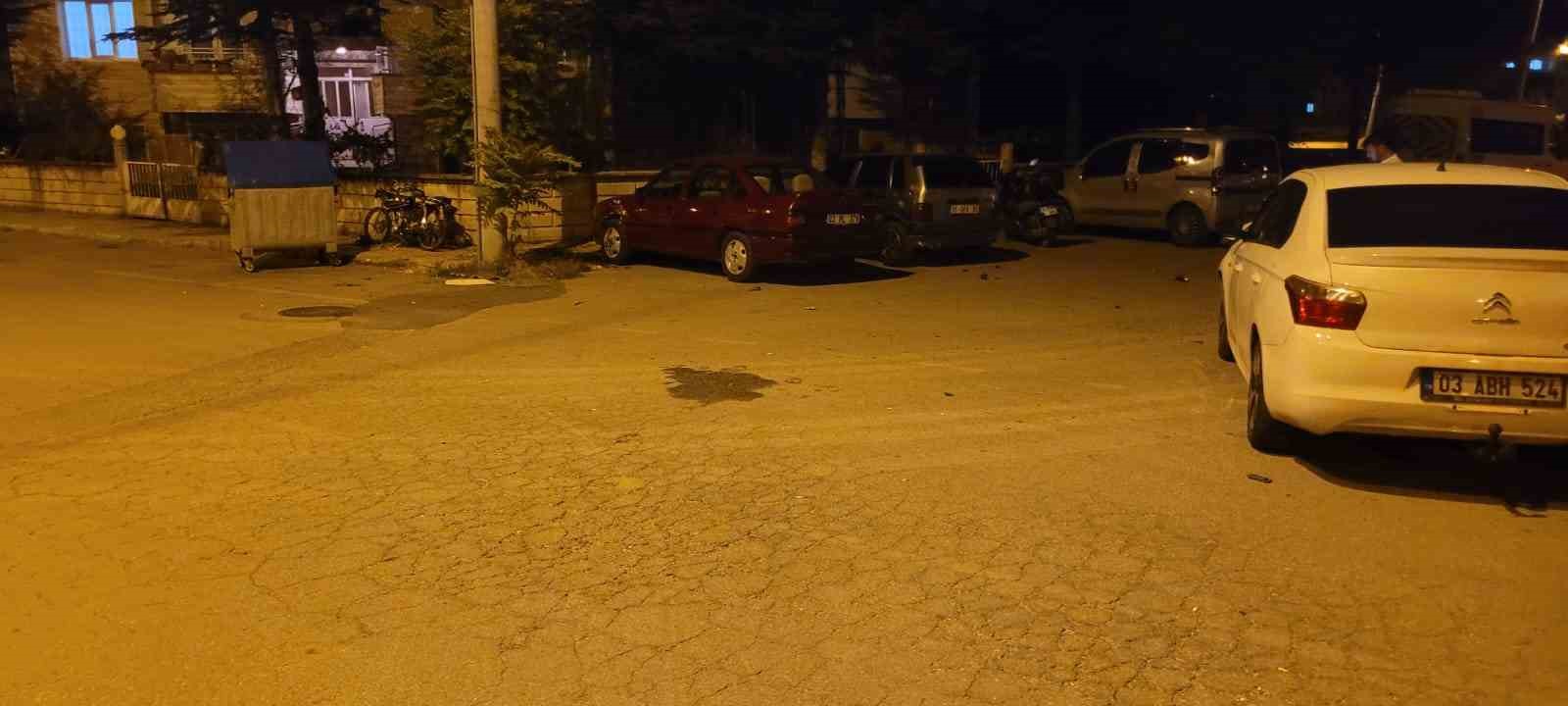AFYONKARAHİSAR'DA OTOMOBİLLE ÇARPIŞAN MOTOSİKLET SÜRÜCÜSÜ KALDIRILDIĞI HASTANEDE HAYATINI KAYBETTİ.