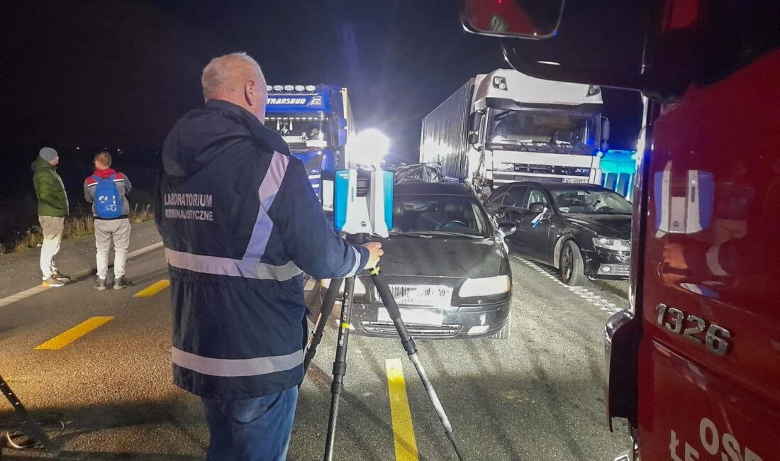 Polonya’nın Gdansk şehri yakınlarında 21 aracın karıştığı zincirleme trafik kazasında