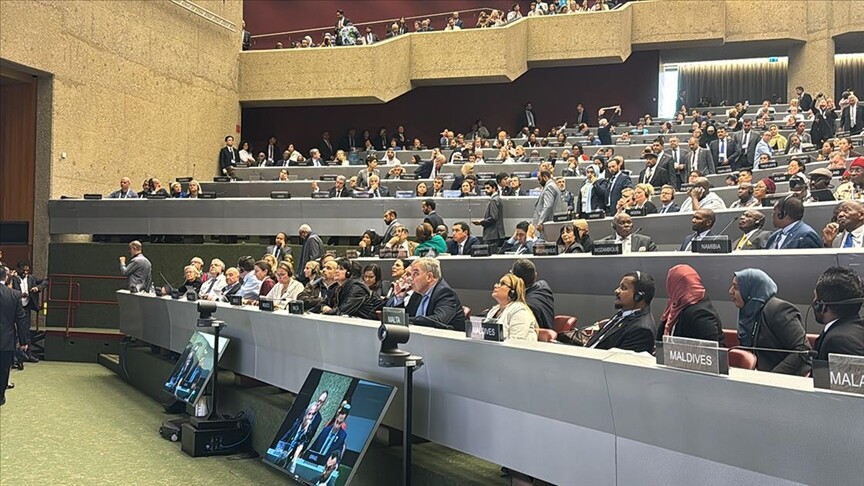Aralarında Türkiye Büyük Millet Meclisi (TBMM) üyelerinin de bulunduğu parlamenterler,