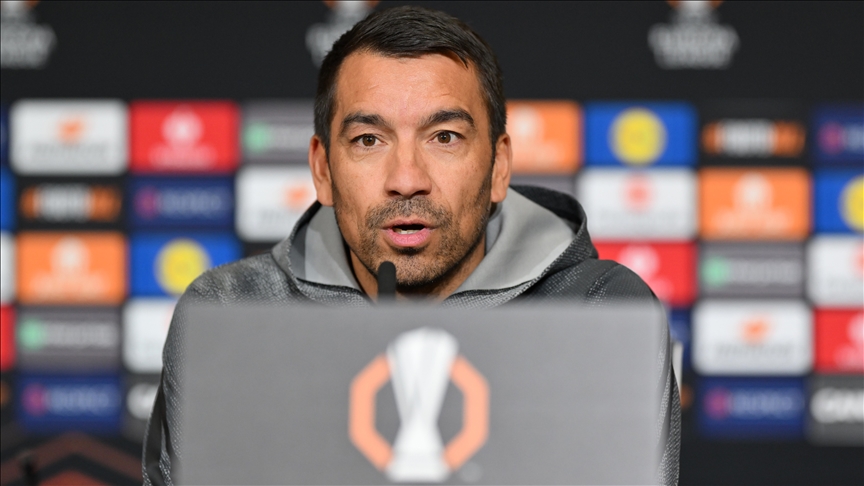 Beşiktaş Teknik Direktörü Giovanni van Bronckhorst, “Rakibimiz hücum geçişlerinde etkili.