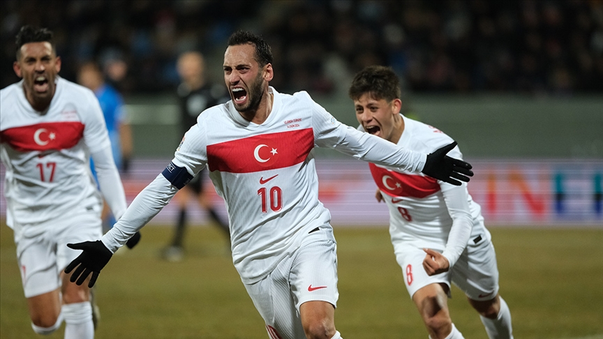 İtalya Birinci Futbol Ligi (Serie A) takımlarından Inter’de forma giyen