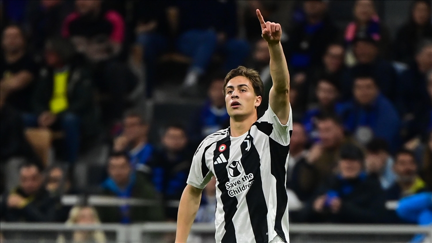 Afyonkarahisar Dinarlı Kenan Yıldız 10 numaralı formasını giydiği Juventus ile