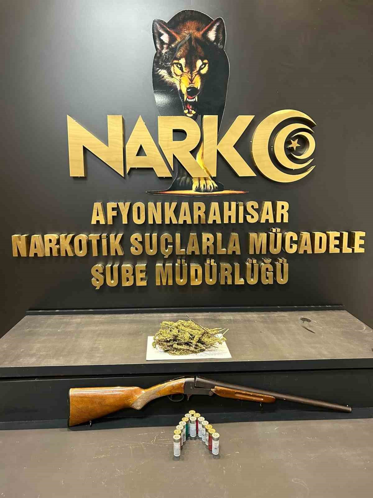 Afyonkarahisar’da polis tarafından gerçekleştirilen operasyonda 98.5 gram uyuşturucu ile 17