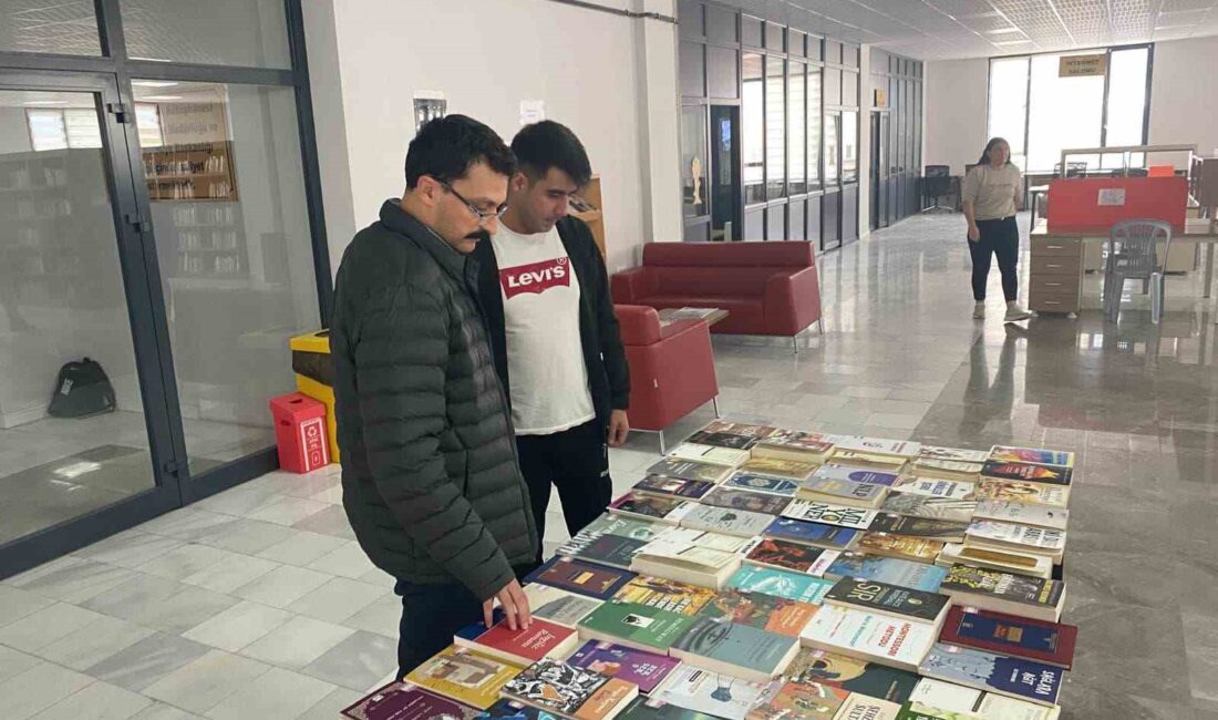 AFYONKARAHİSAR EMİRDAĞ KAYMAKAMLIĞINDAN YAPILAN AÇIKLAMADA, HALK KÜTÜPHANESİ’NİN HER GÜN 08.30-23.00
