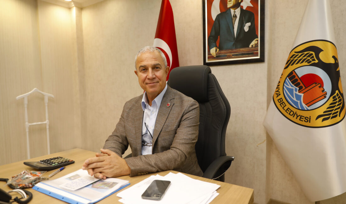 Başkan Özçelik: Öğretmenlerimiz Her Zaman Baştacımızdır! Alanya Belediye Başkanı Osman Tarık Özçelik, 24 Kasım Öğretmenler Günü