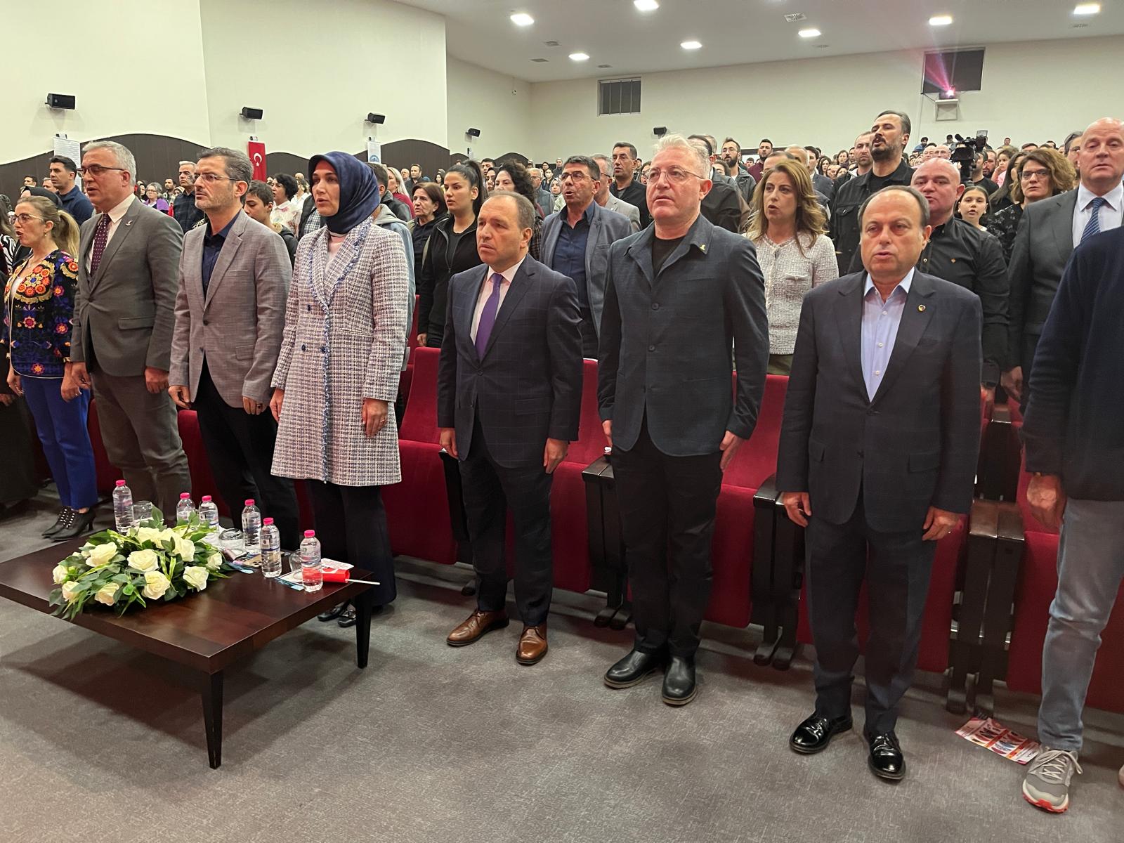 Alimoğlu Kültür Sanat Araştırma Derneği tarafından ‘29 Ekim Cumhuriyet’e Saygı