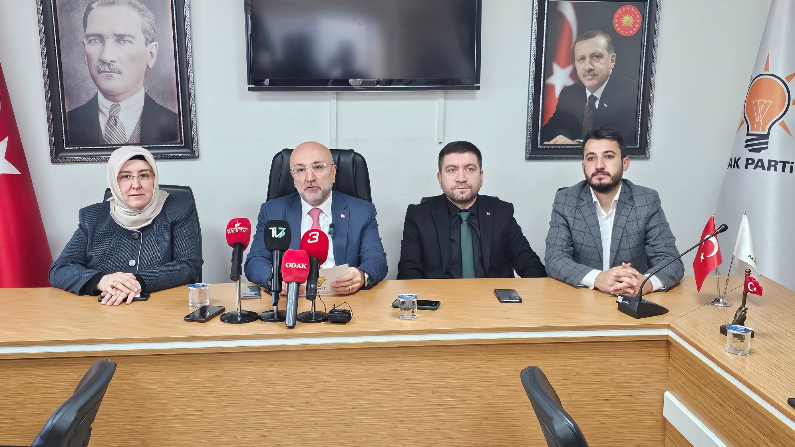Ekonomik ve dış politikadaki gelişmeleri anlatan AK Parti Afyonkarahisar İl