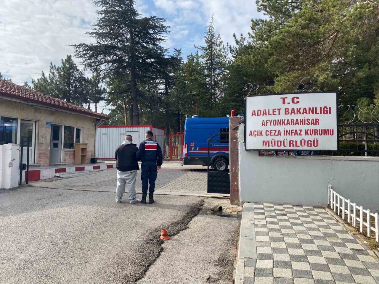 Afyonkarahisar’da cinsel taciz, hırsızlık ve uyuşturucu madde kullanmak gibi 12
