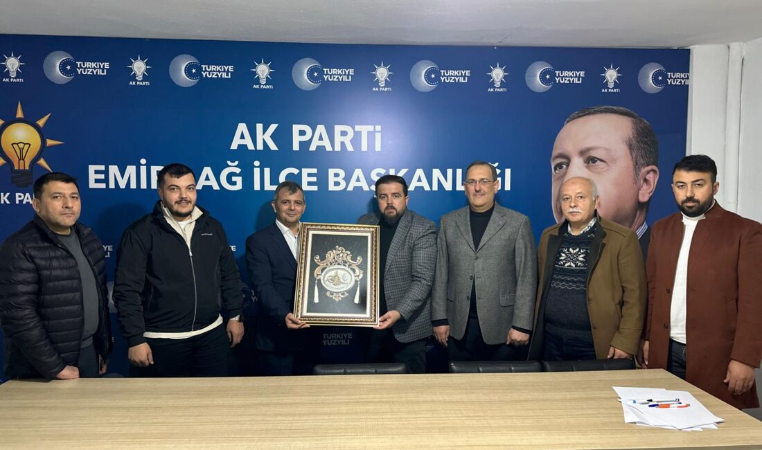 Emirdağ Belediye Başkanı Serkan Koyuncu, Emirdağ Belediyesi Meclis üyeleriyle birlikte