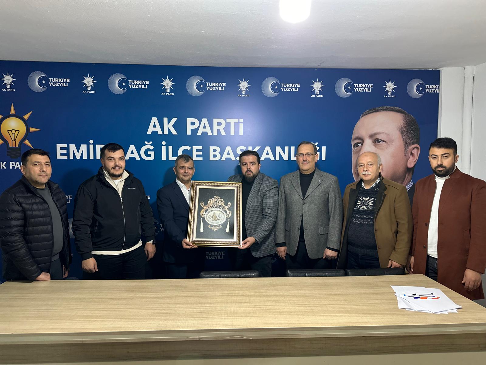 Emirdağ Belediye Başkanı Serkan Koyuncu, Emirdağ Belediyesi Meclis üyeleriyle birlikte