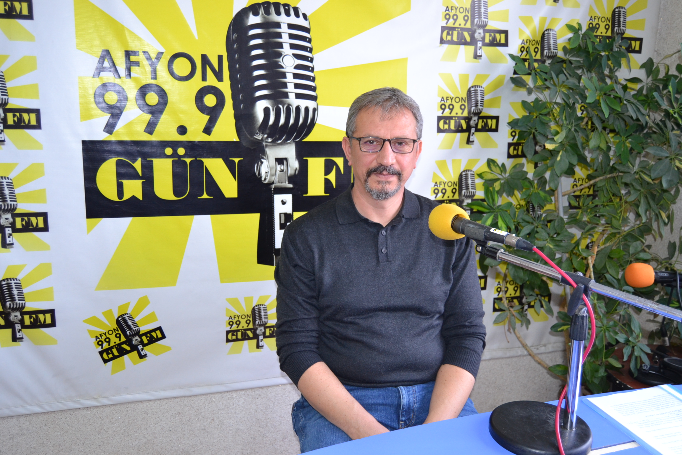 Afyonkarahisar Emniyet Müdürlüğü ve Gün FM iş birliğinde süren Emniyet
