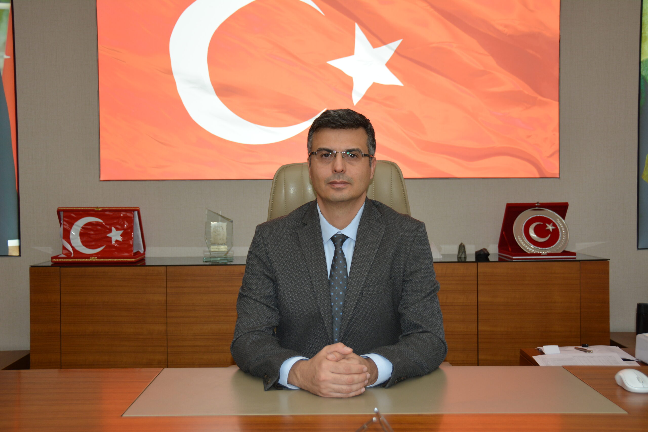 Afyonkarahisar İl Sağlık Müdürü Uzm. Dr. Serhat Korkmaz, yazılı bir