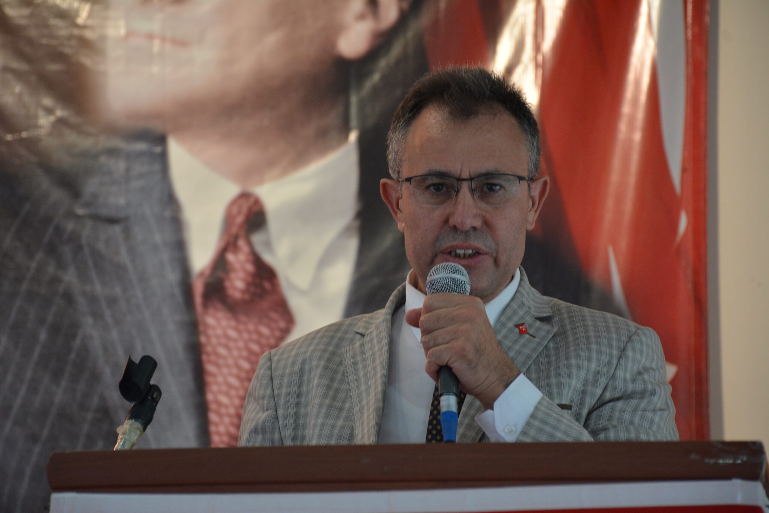 Milliyetçi Hareket Partisi (MHP) Afyonkarahisar İl Sekreteri Beytullah Bostancı, yazılı