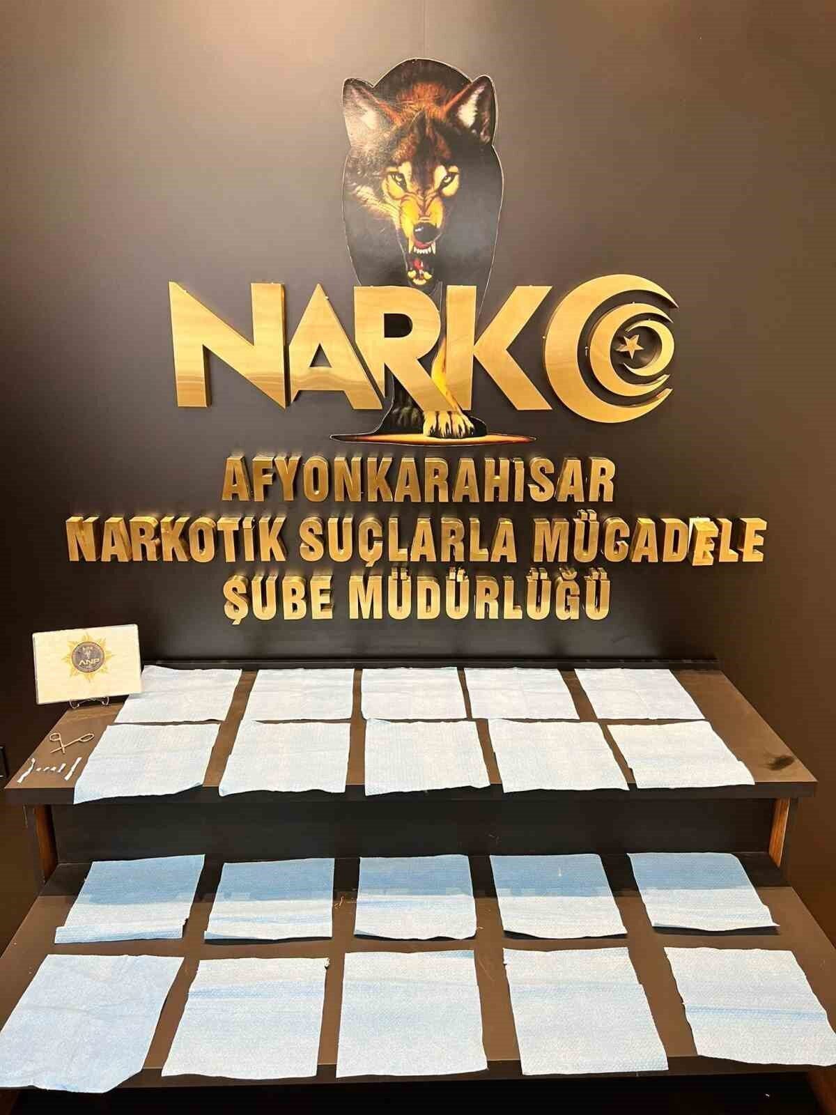 Afyonkarahisar’da 26 adet peçeteye emdirilmiş sentetik uyuşturucu ile yakalanan 2