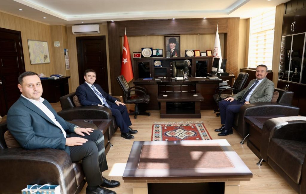 Kurum ziyaretlerine devam eden Sandıklı Belediye Başkanı Adnan Öztaş, Afyonkarahisar