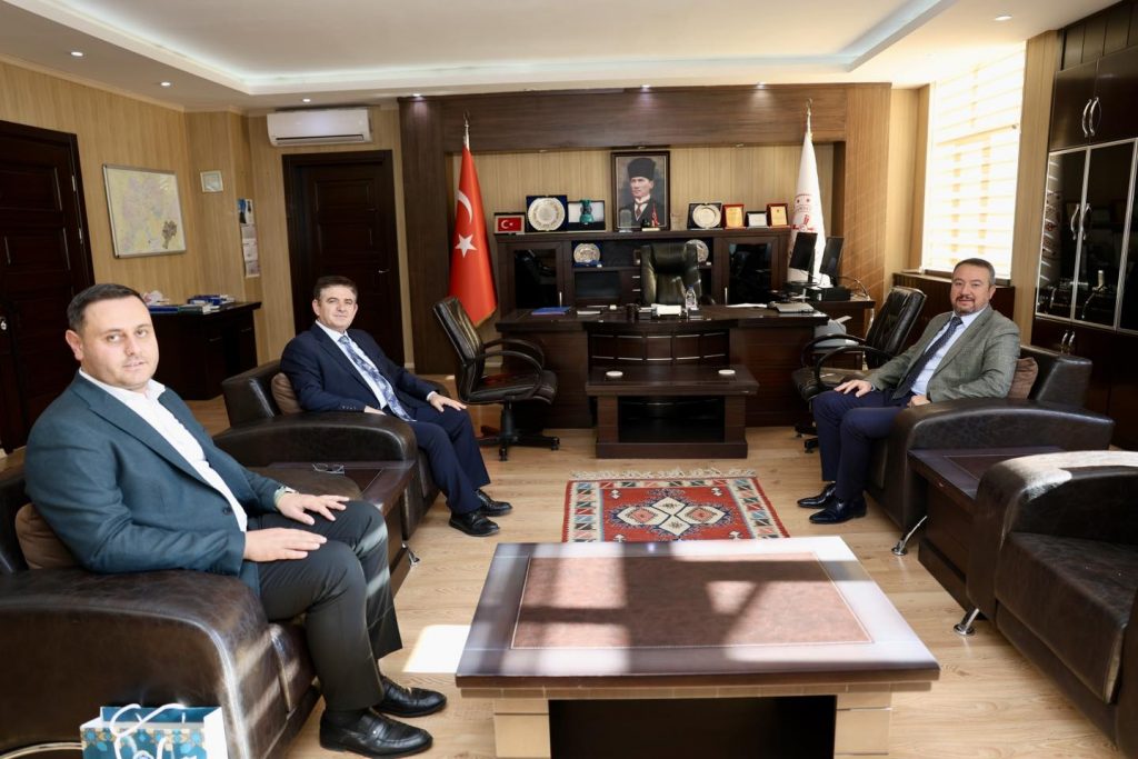 Kurum ziyaretlerine devam eden Sandıklı Belediye Başkanı Adnan Öztaş, Afyonkarahisar