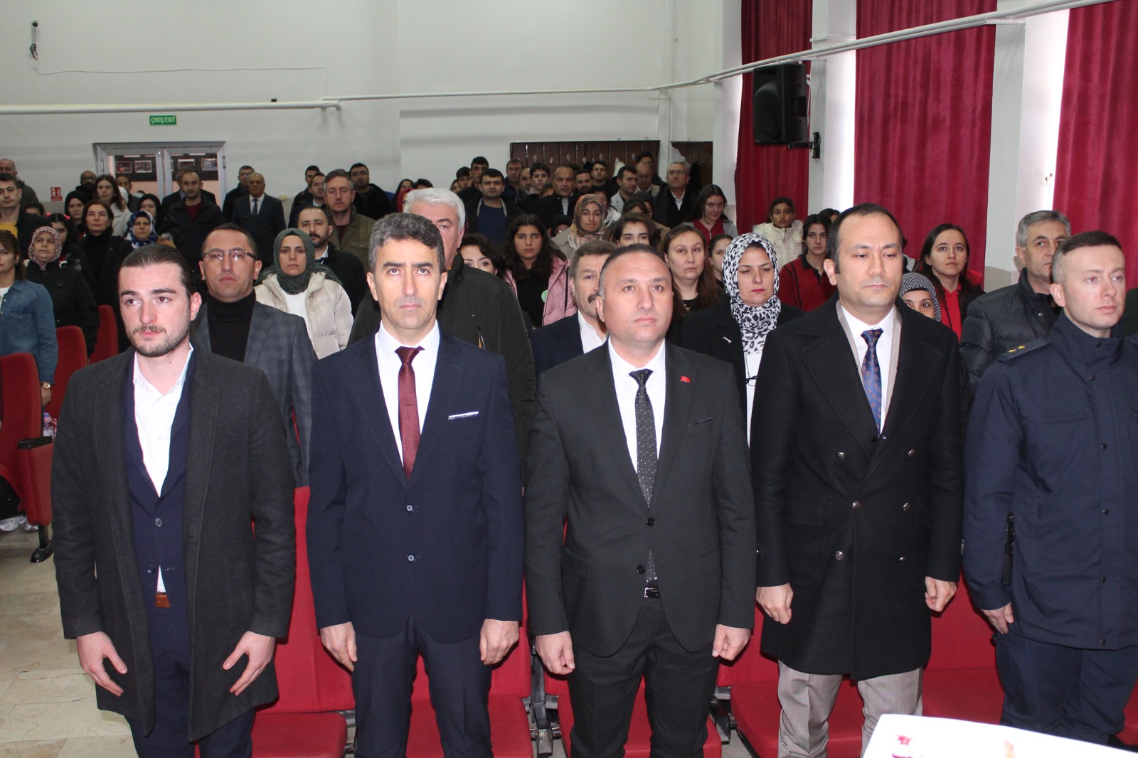 Afyonkarahisar'ın Çay ilçesinde 24 Kasım Öğretmenler Günü düzenlenen programla kutlandı.