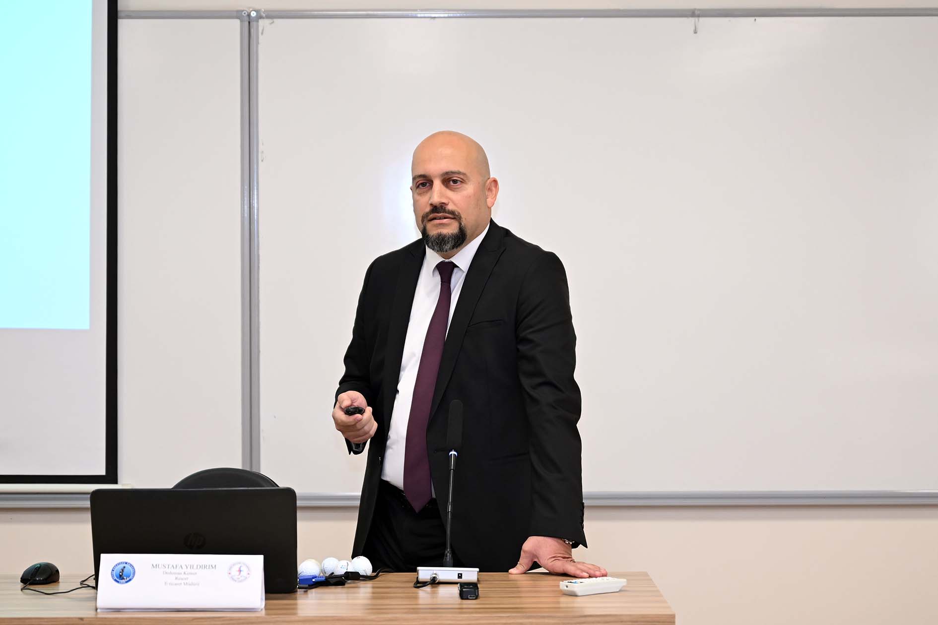 Afyon Kocatepe Üniversitesi (AKÜ) Turizm Fakültesi tarafından “Otel İşletmeciliğinde E-Ticaret